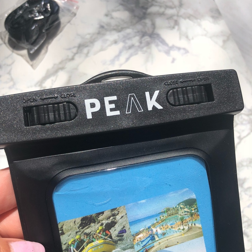 ✨ WATERPROOF iphone case ✨ - Picture 2 of 4